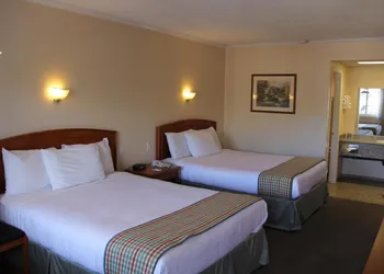 Travelodge by Wyndham Kamloops hotel thumbnail 5