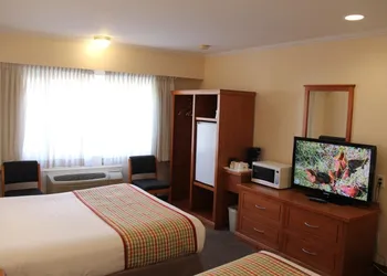 Travelodge by Wyndham Kamloops hotel thumbnail 6