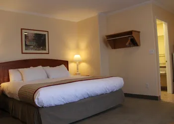 Travelodge by Wyndham Kamloops hotel thumbnail 8