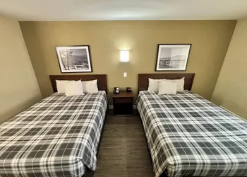 Rodeway Inn & Suites hotel thumbnail 8