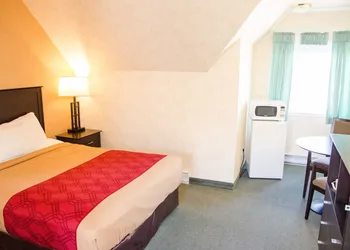 Best Budget Inn and Suites hotel thumbnail 5