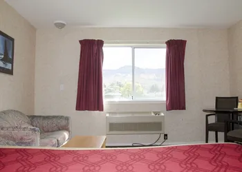 Best Budget Inn and Suites hotel thumbnail 6
