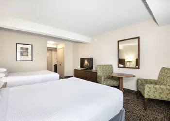 Ramada by Wyndham Kamloops hotel thumbnail 8