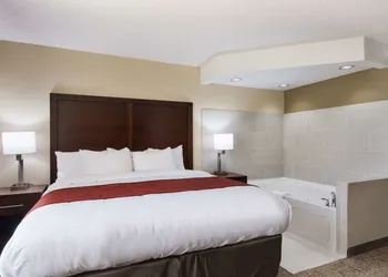 Comfort Inn Kings Mountain hotel thumbnail 8