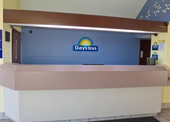 Days Inn by Wyndham Blue Springs hotel thumbnail 2