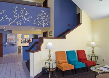 Days Inn by Wyndham Blue Springs hotel thumbnail 3