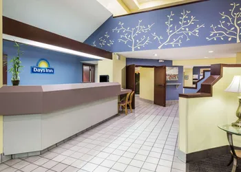 Days Inn by Wyndham Blue Springs hotel thumbnail 6