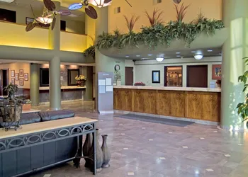 Oxford Suites Yakima hotel thumbnail 2