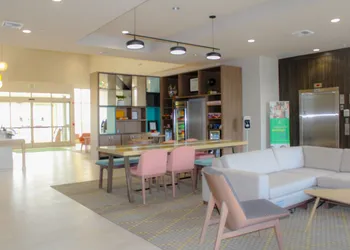 Holiday Inn Yakima by IHG hotel thumbnail 4