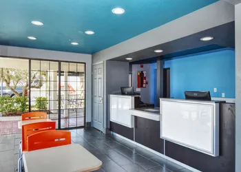Vagabond Inn Buttonwillow North I-5 hotel thumbnail 2