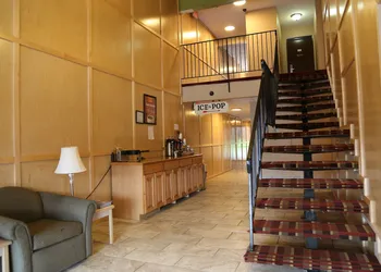 Americas Best Value Inn Kelso hotel thumbnail 4