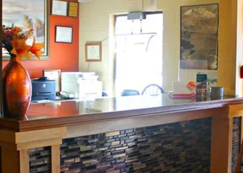 Americas Best Value Inn Kelso hotel thumbnail 5