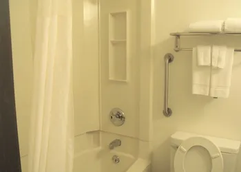 Clarion Pointe Winslow I-40 hotel thumbnail 2
