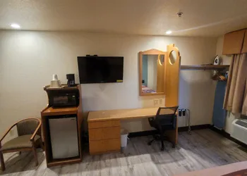 Super 8 by Wyndham Show Low hotel thumbnail 8