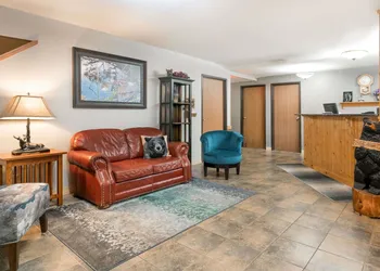 Super 8 by Wyndham Baxter/Brainerd Area hotel thumbnail 2
