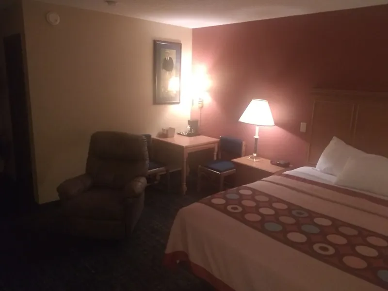 Super 8 by Wyndham Baxter/Brainerd Area hotel detail image 6
