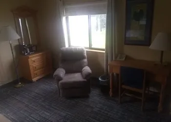 Super 8 by Wyndham Baxter/Brainerd Area hotel thumbnail 7