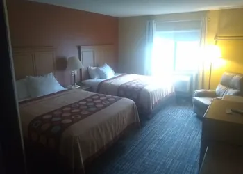 Super 8 by Wyndham Baxter/Brainerd Area hotel thumbnail 8