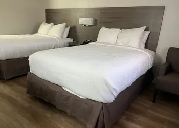 Quality inn Neosho hotel thumbnail 3