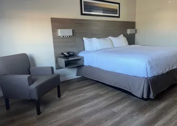 Quality inn Neosho hotel thumbnail 8