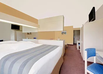Microtel Inn & Suites by Wyndham Joplin hotel thumbnail 3