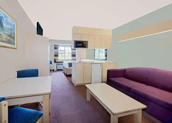 Microtel Inn & Suites by Wyndham Joplin hotel thumbnail 7