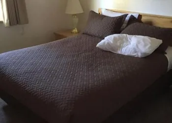 Austin's Chuckwagon Lodge hotel thumbnail 3