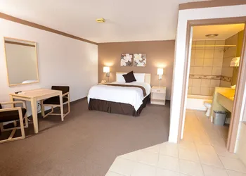 Burlington Inn hotel thumbnail 2