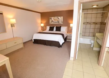 Burlington Inn hotel thumbnail 5