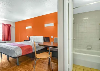 Motel 6 Calhoun, GA hotel thumbnail 4