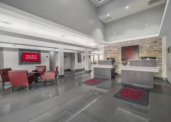 Red Roof Inn & Suites Calhoun hotel thumbnail 3