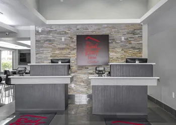Red Roof Inn & Suites Calhoun hotel thumbnail 5