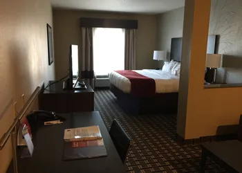 Comfort Suites Uniontown hotel thumbnail 8