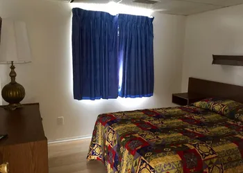 White Caps Motel hotel thumbnail 7