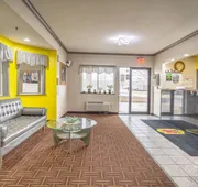 Super 8 by Wyndham Big Rapids hotel detail image 3