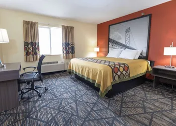 Super 8 by Wyndham Big Rapids hotel thumbnail 6
