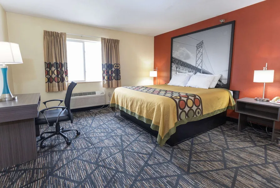 Super 8 by Wyndham Big Rapids hotel detail image 6