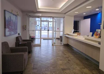 Super 8 by Wyndham Estevan hotel thumbnail 3