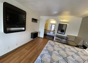 Motel 6 Bryan, TX - College Station hotel thumbnail 7