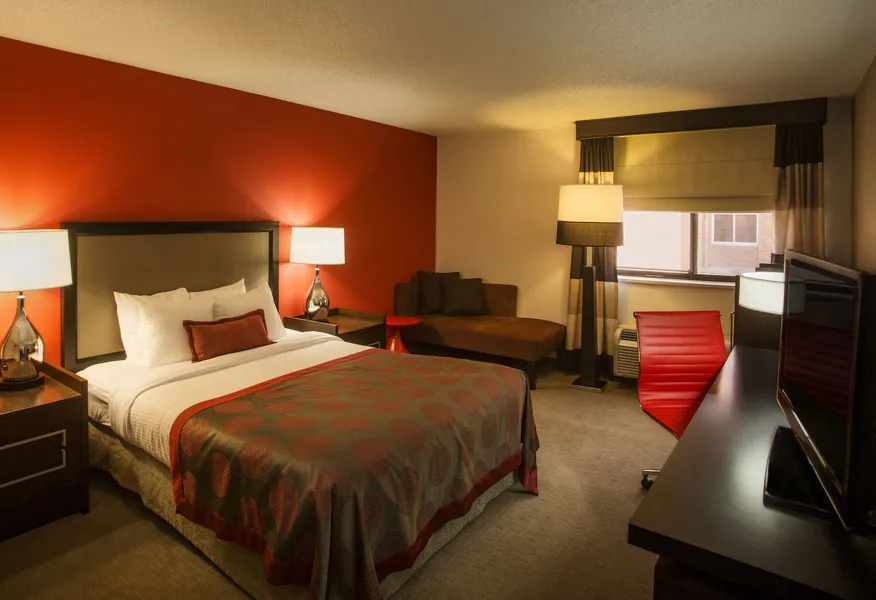 Ramada by Wyndham Marquette hotel detail image 6