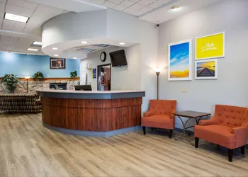 Days Inn by Wyndham Marquette hotel thumbnail 2