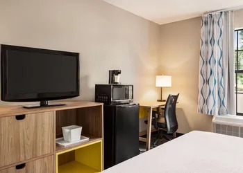 Days Inn by Wyndham Shallotte hotel thumbnail 8