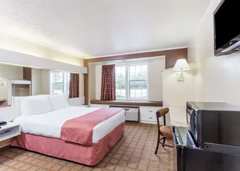 Microtel Inn by Wyndham Wilson hotel thumbnail 2