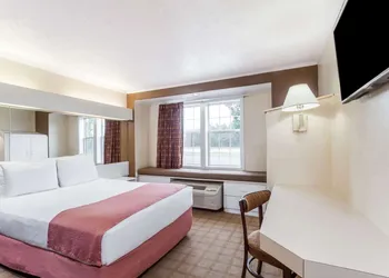 Microtel Inn by Wyndham Wilson hotel thumbnail 6