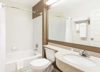 Microtel Inn by Wyndham Wilson hotel thumbnail 7