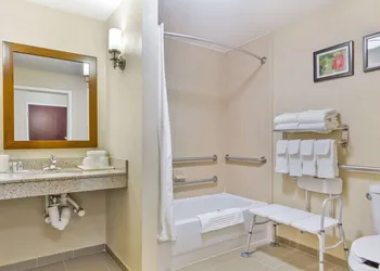Comfort Suites Wilson I-95 hotel thumbnail 8