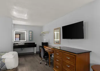 Americas Best Value Inn Bangor hotel thumbnail 5