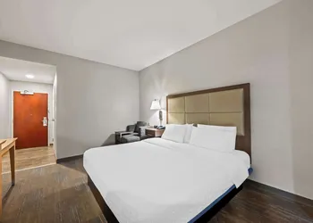 Hampton Inn & Suites Wilson I-95 hotel thumbnail 6