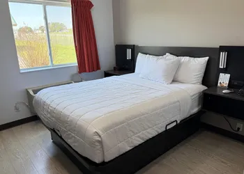 Baymont by Wyndham Athens, TN hotel thumbnail 6