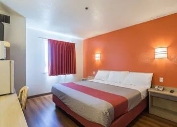 Motel 6 Dale, IN hotel thumbnail 7